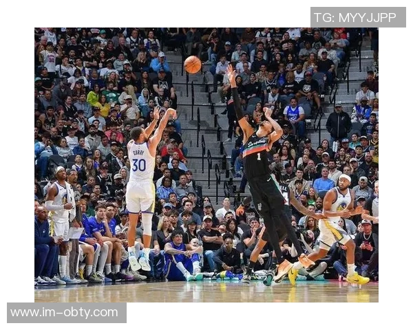 明天马刺对阵爵士福克斯因左内收肌紧张出战存疑